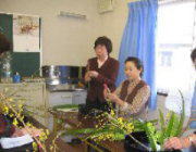 �����������i