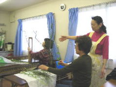 �����������i